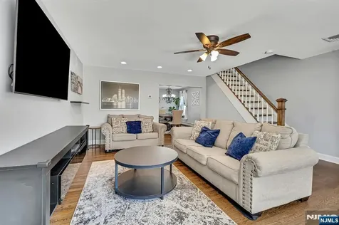 633 Lake Avenue Lyndhurst NJ 07071