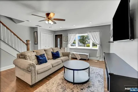 633 Lake Avenue Lyndhurst NJ 07071