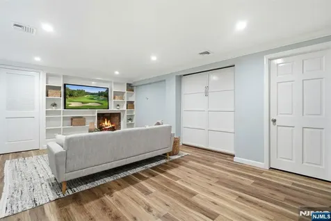 62 Jacobus Avenue Little Falls NJ 07424