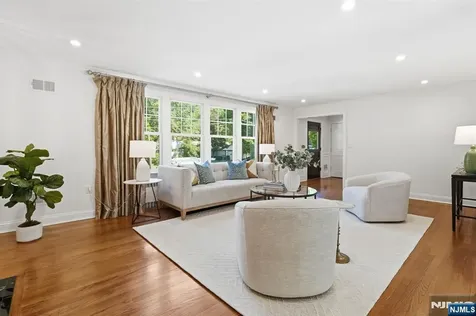 62 Jacobus Avenue Little Falls NJ 07424