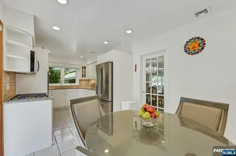 10 Shaw Road Woodcliff Lake NJ 07677
