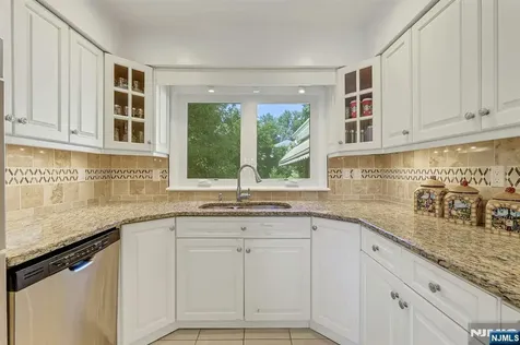 10 Shaw Road Woodcliff Lake NJ 07677