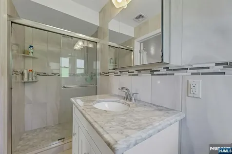 10 Shaw Road Woodcliff Lake NJ 07677