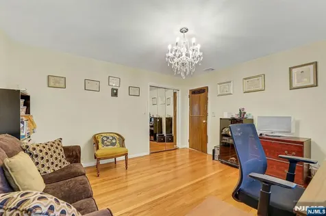 10 Shaw Road Woodcliff Lake NJ 07677