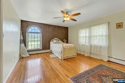 10 Shaw Road Woodcliff Lake NJ 07677