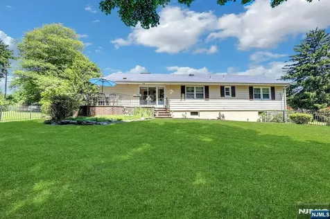 10 Shaw Road Woodcliff Lake NJ 07677