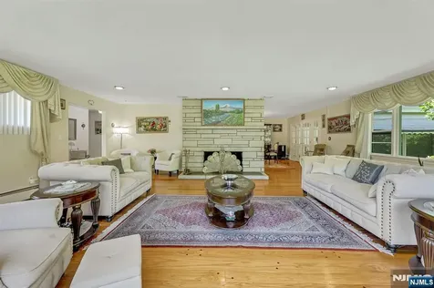 10 Shaw Road Woodcliff Lake NJ 07677