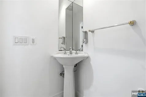 519 Summit Avenue Fort Lee NJ 07024