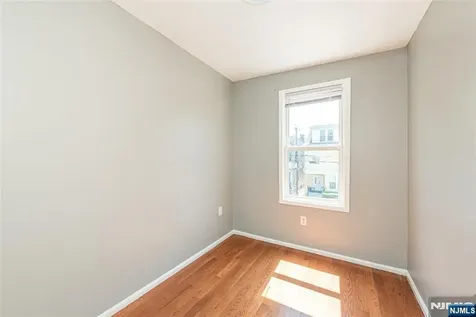 145 Alexander Street Newark NJ 07106