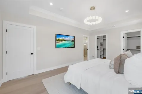 12 Cameron Road Tenafly NJ 07670