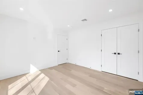 12 Cameron Road Tenafly NJ 07670