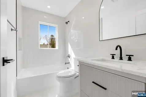 12 Cameron Road Tenafly NJ 07670