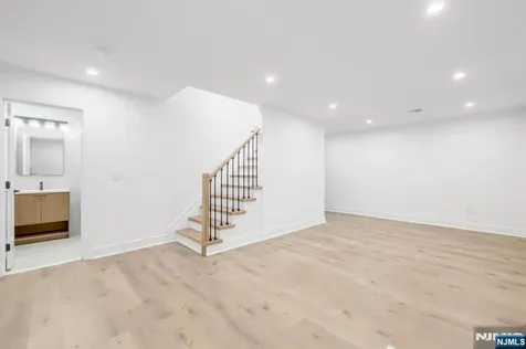 12 Cameron Road Tenafly NJ 07670
