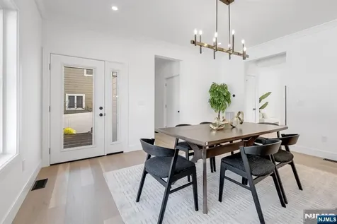 12 Cameron Road Tenafly NJ 07670