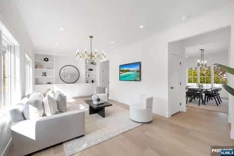 12 Cameron Road Tenafly NJ 07670