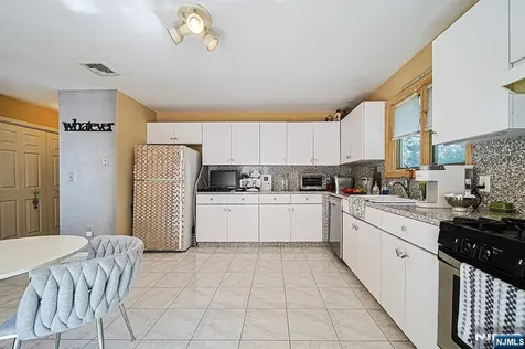 408 7th Street Palisades Park NJ 07650