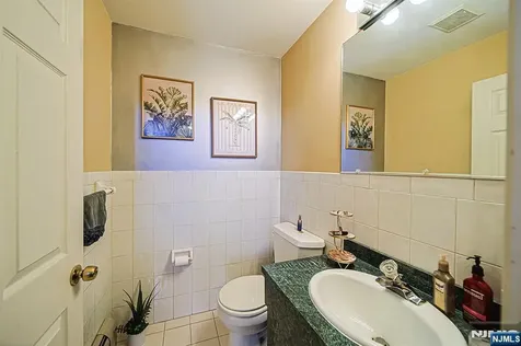 408 7th Street Palisades Park NJ 07650
