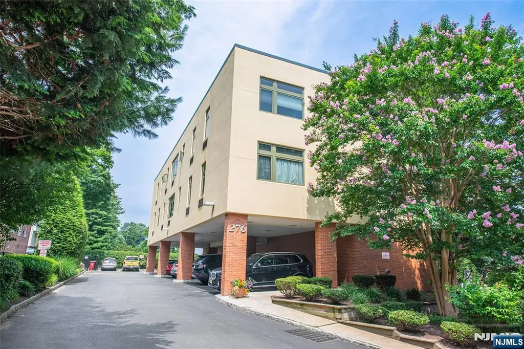 276 Chestnut Street Nutley NJ 07110