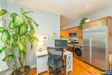 276 Chestnut Street Nutley NJ 07110