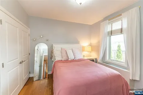 276 Chestnut Street Nutley NJ 07110