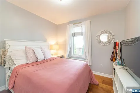 276 Chestnut Street Nutley NJ 07110