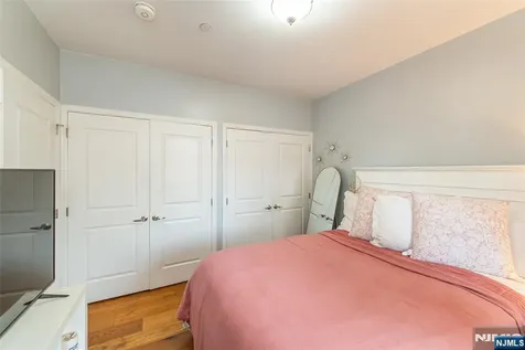 276 Chestnut Street Nutley NJ 07110