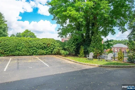 276 Chestnut Street Nutley NJ 07110