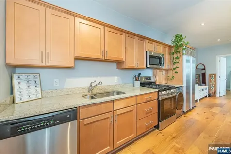 276 Chestnut Street Nutley NJ 07110