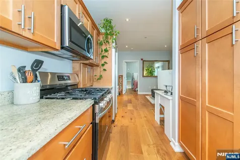 276 Chestnut Street Nutley NJ 07110