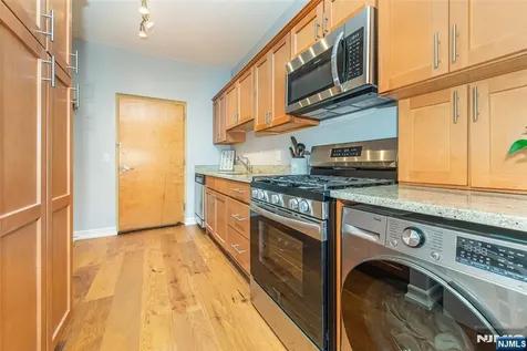 276 Chestnut Street Nutley NJ 07110
