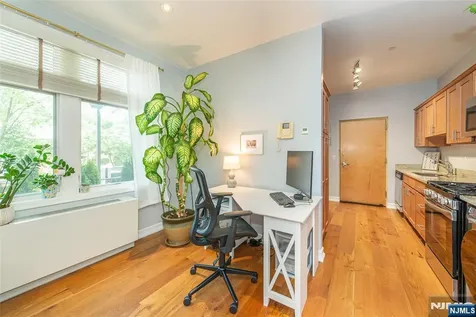276 Chestnut Street Nutley NJ 07110