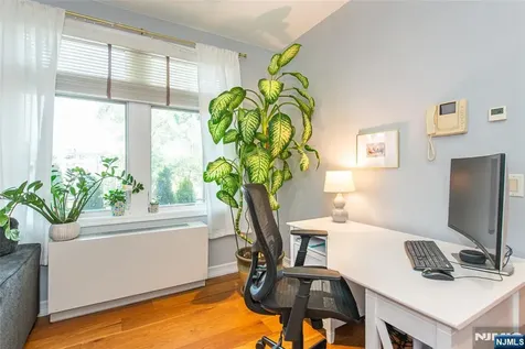 276 Chestnut Street Nutley NJ 07110