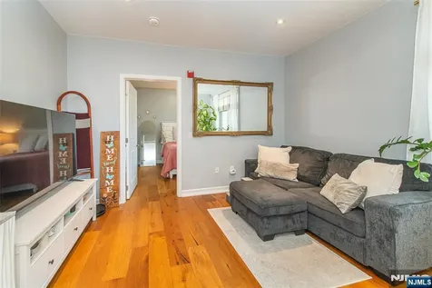 276 Chestnut Street Nutley NJ 07110