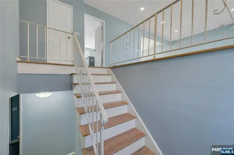 162 Grove Avenue Verona NJ 07044