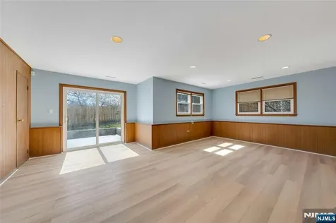162 Grove Avenue Verona NJ 07044