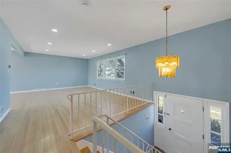 162 Grove Avenue Verona NJ 07044