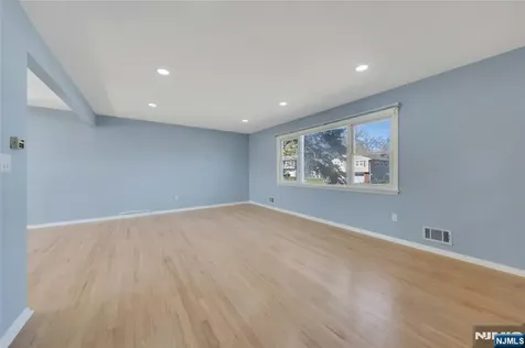 162 Grove Avenue Verona NJ 07044