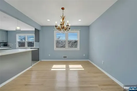 162 Grove Avenue Verona NJ 07044