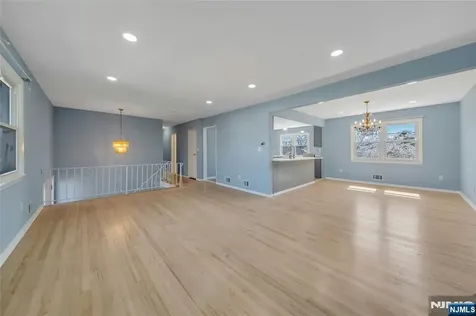 162 Grove Avenue Verona NJ 07044