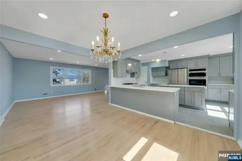 162 Grove Avenue Verona NJ 07044