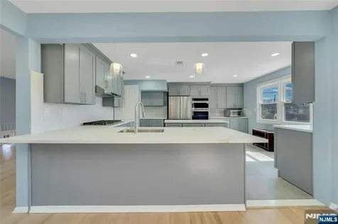 162 Grove Avenue Verona NJ 07044
