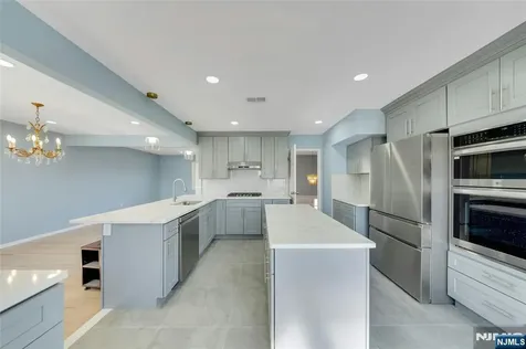 162 Grove Avenue Verona NJ 07044