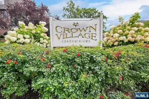 400 Crown Court Edgewater NJ 07020