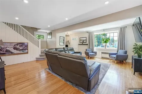 776 Maple Avenue Glen Rock NJ 07452