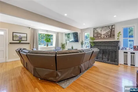 776 Maple Avenue Glen Rock NJ 07452