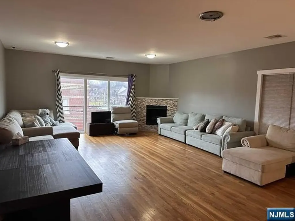 54-56 Oriental Street Newark NJ 07104