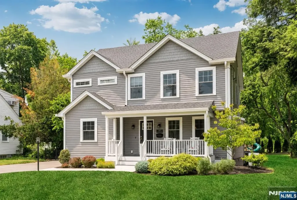 647 Harristown Road Glen Rock NJ 07452
