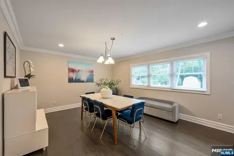 647 Harristown Road Glen Rock NJ 07452