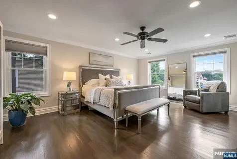 647 Harristown Road Glen Rock NJ 07452