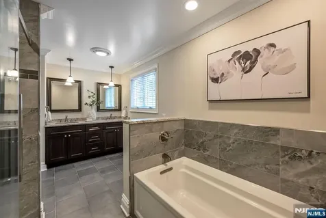 647 Harristown Road Glen Rock NJ 07452